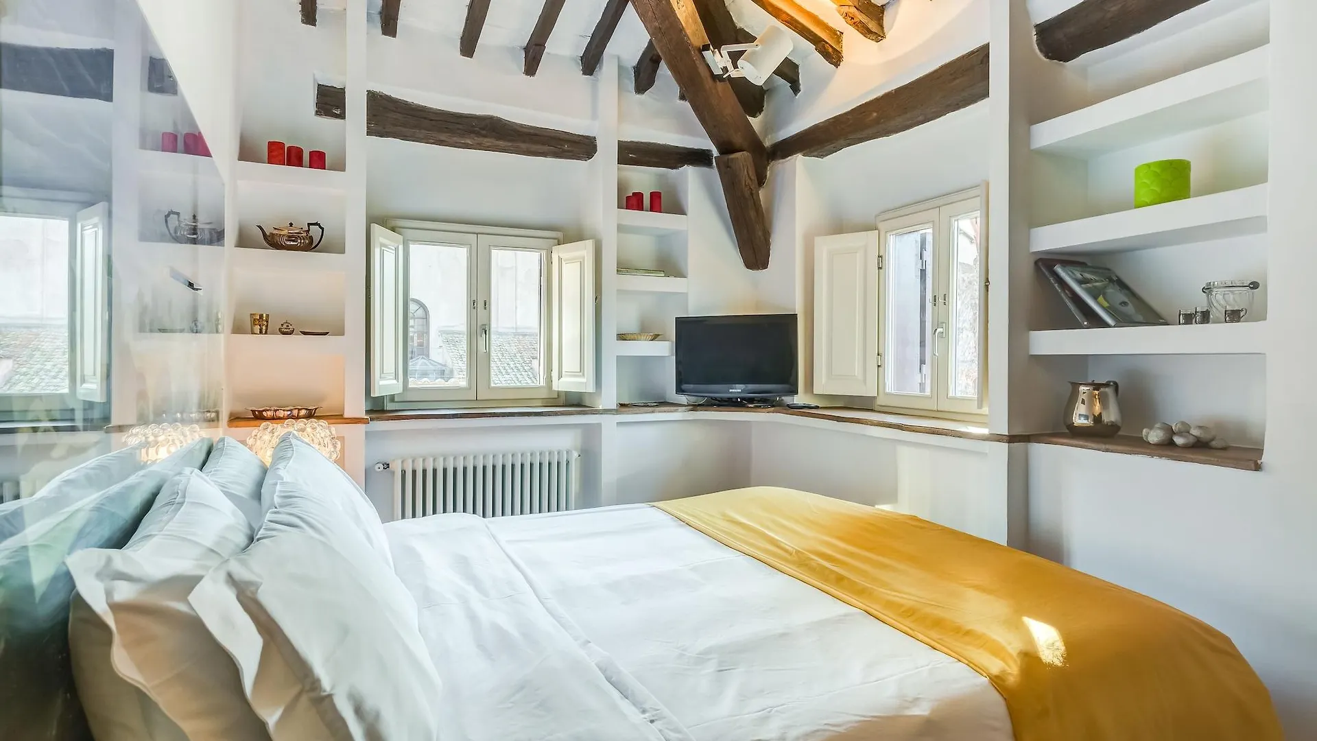 Luxury Trastevere Rome 2*,