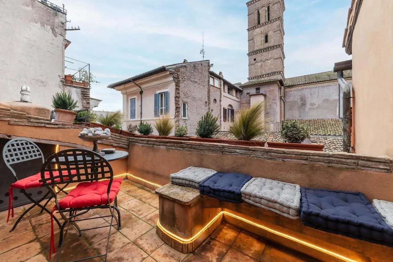 Luxury Trastevere Rome 2*,