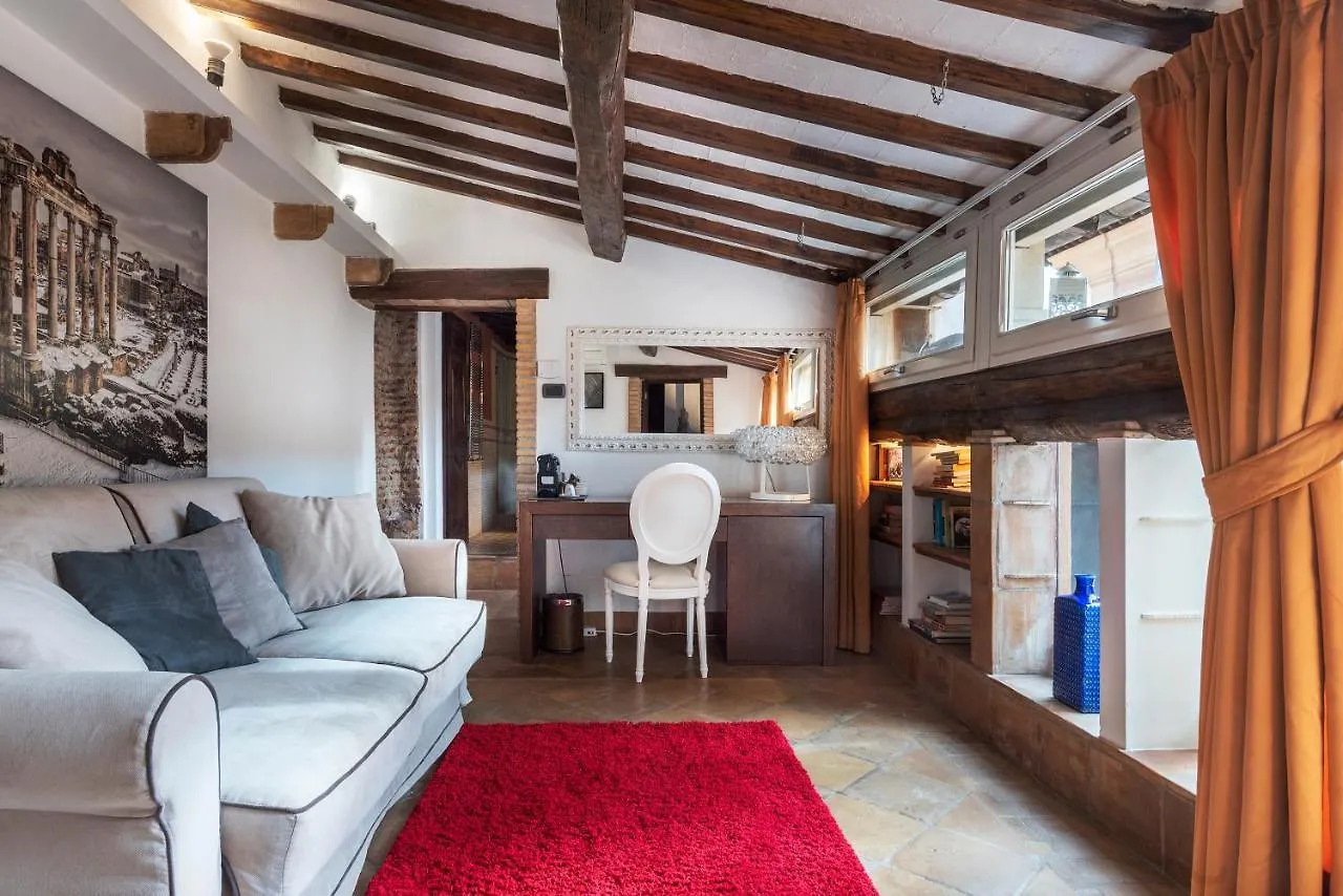 Luxury Trastevere Rome 2*,