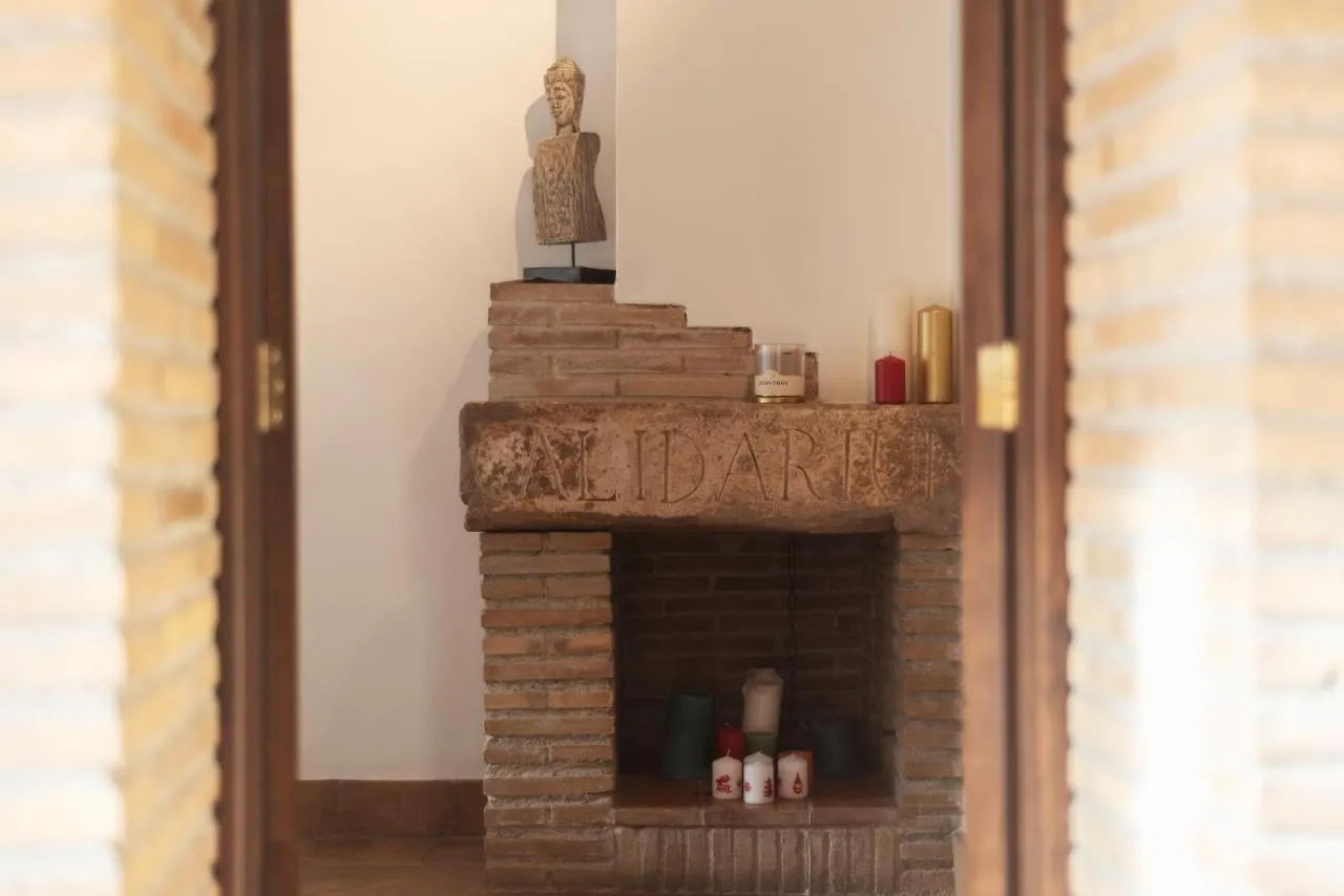 Luxury Trastevere Roma 2*,  Italia