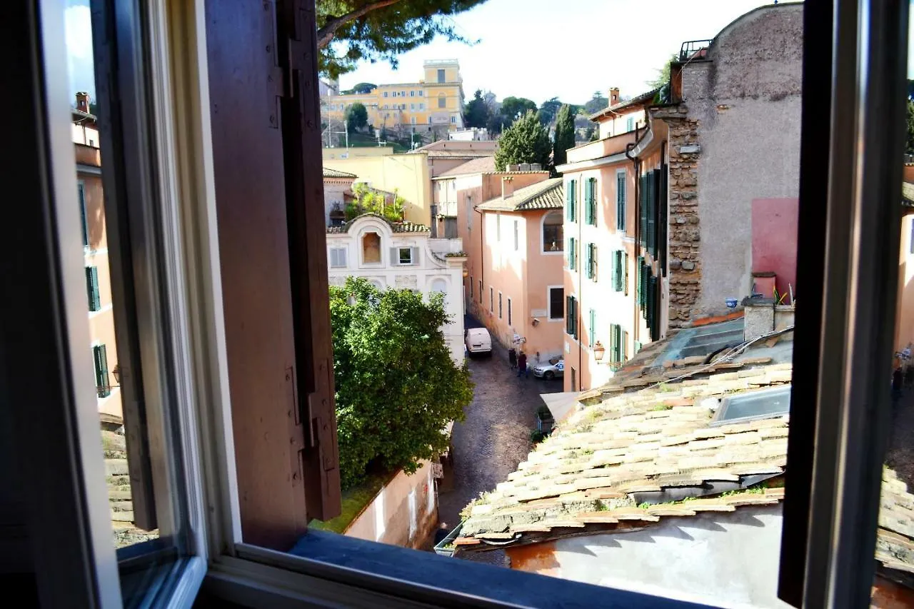 Luxury Trastevere Rome 2*,